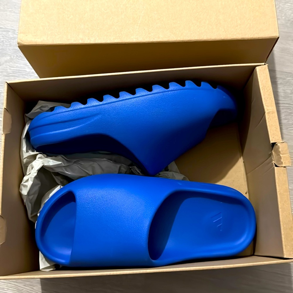 ADIDAS SLIDE